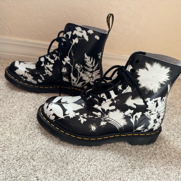 New Dr. Marten Floral Shadow 1460 Lace-Up Boots Size 8 - Picture 8 of 13